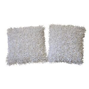 Set of 2 Shag like white pillows 19x19